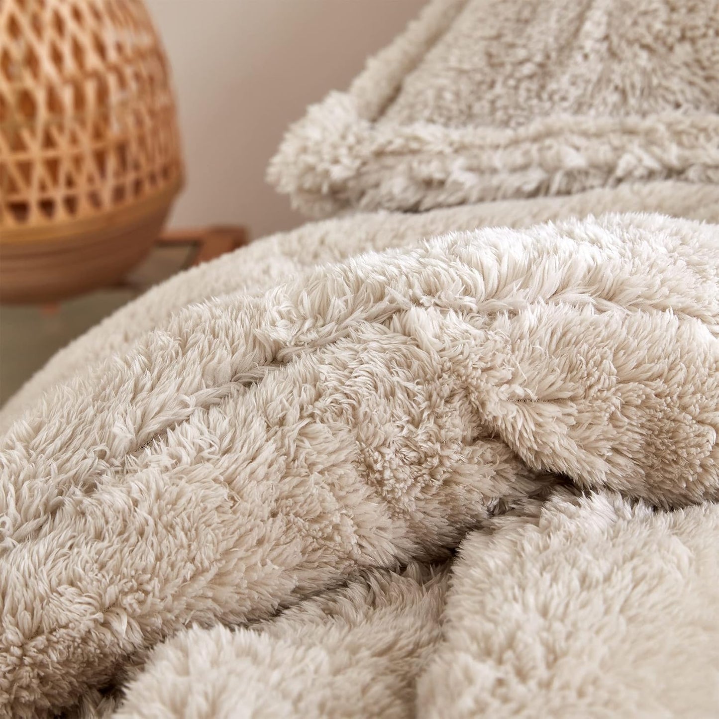 R.E.M.™ Extra Plush Comforter Set