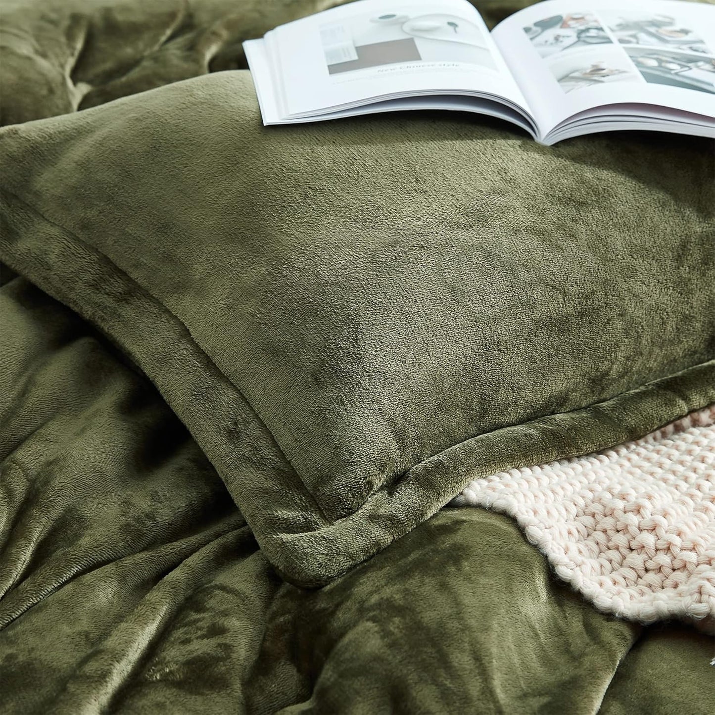 R.E.M.™ Extra Plush Comforter Set