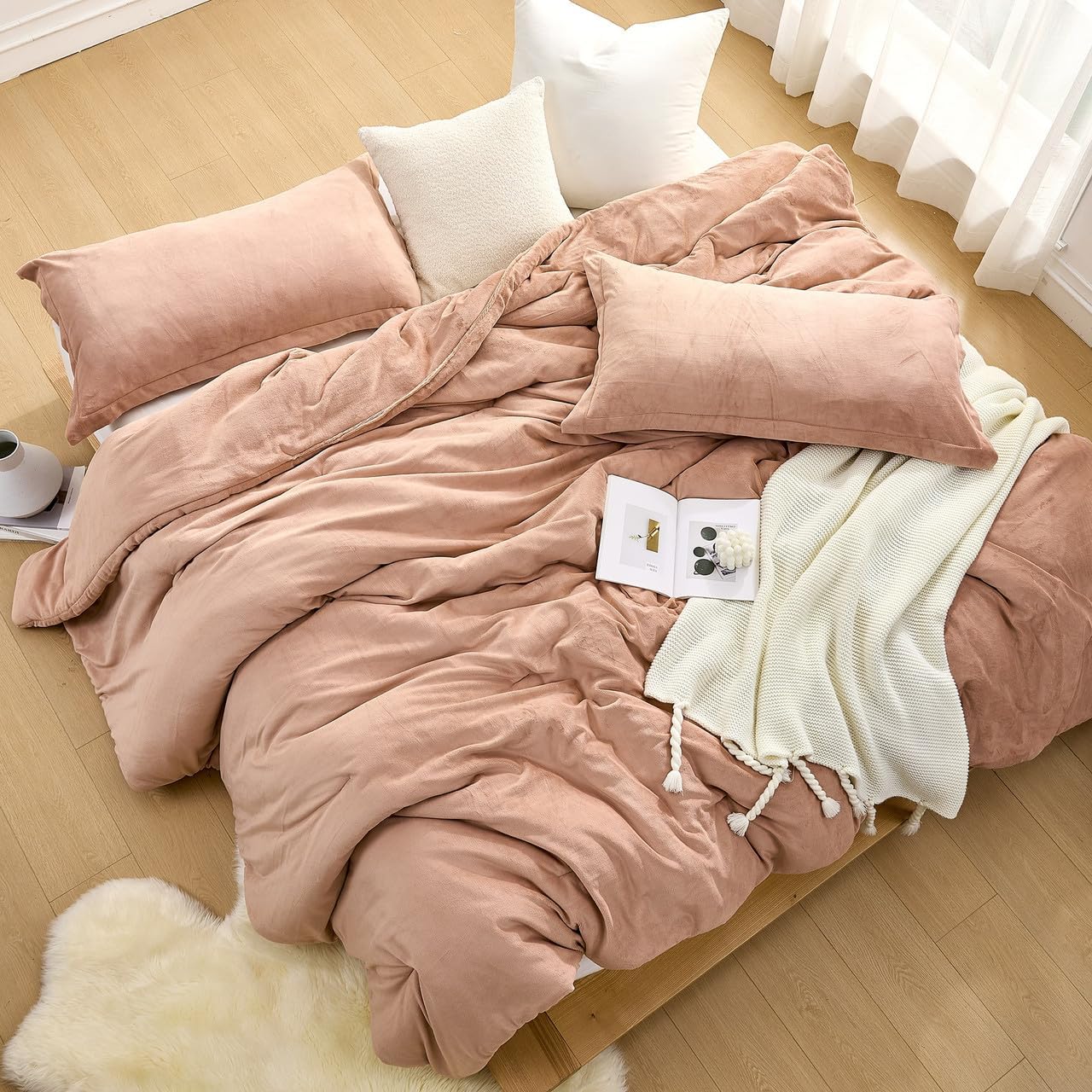 R.E.M.™ Extra Plush Comforter Set
