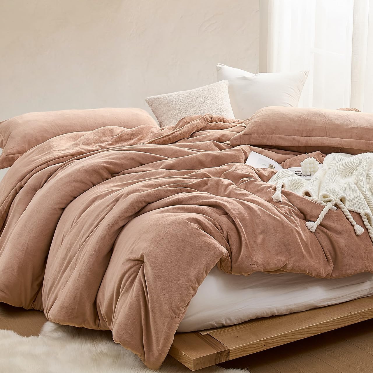 R.E.M.™ Extra Plush Comforter Set
