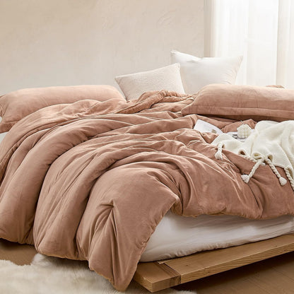 R.E.M.™ Extra Plush Comforter Set