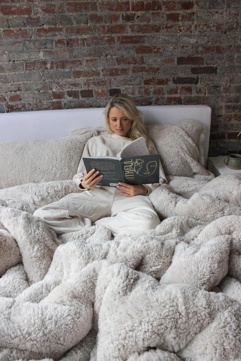 R.E.M.™ Extra Plush Comforter Set