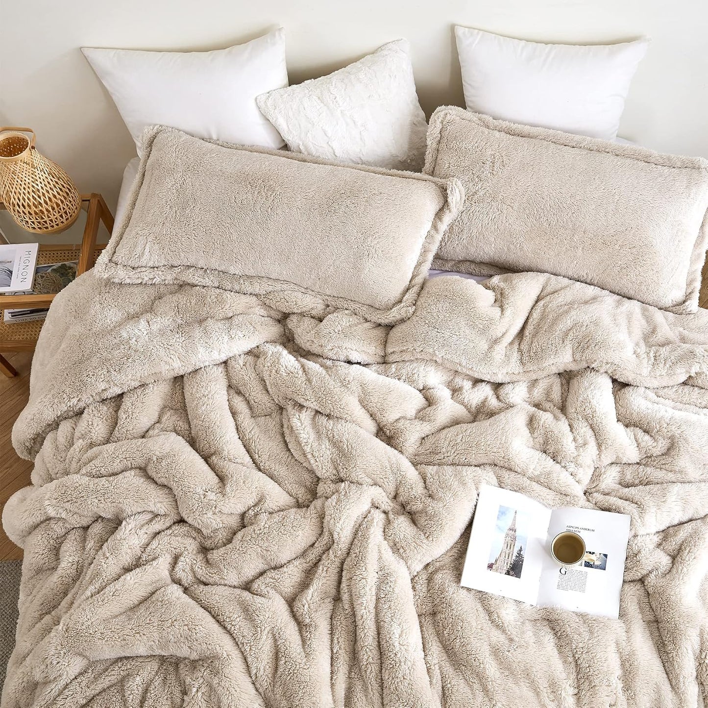 R.E.M.™ Extra Plush Comforter Set