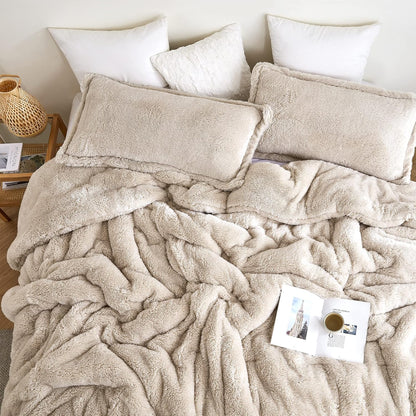 R.E.M.™ Extra Plush Comforter Set
